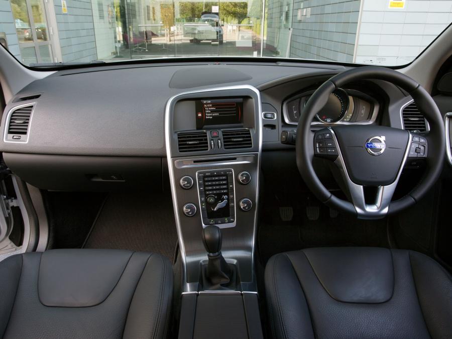  Volvo XC60 2013 года  (UK) (фото 2 из 13)
